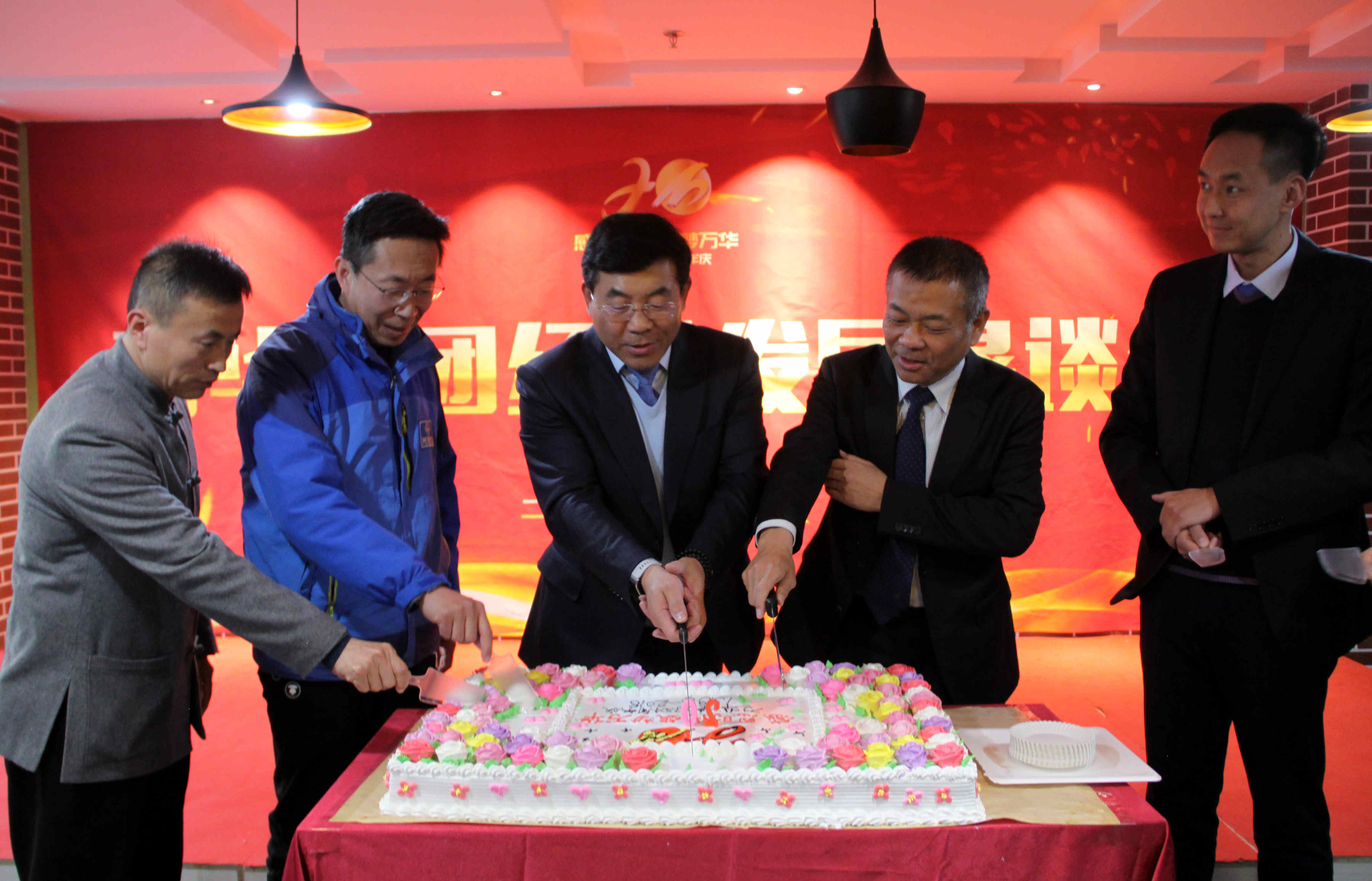 �f�A���F���I�lչ��Մ��